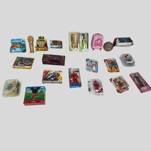 Lot Of 21 Mini Brands Toys - Gold Editions Microphone SpongeBob, Baby Shark NEW